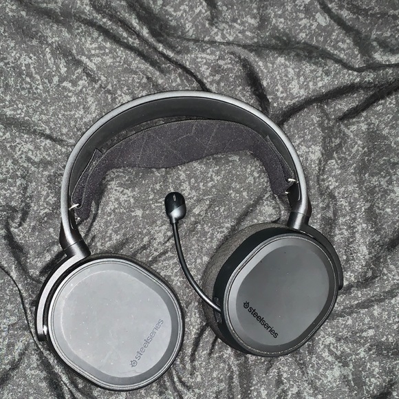 STEEL SERIES ARCTIS PRO WIRELESS GAMING HEADSET - Picture 1 of 2